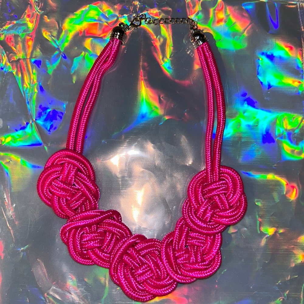 Knot necklace💕